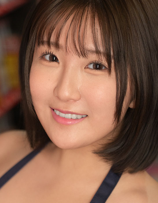 上原あゆなの人物写真